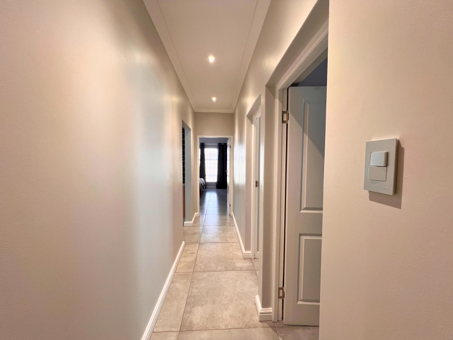 3 Bedroom Property for Sale in Sunset Estate Western Cape